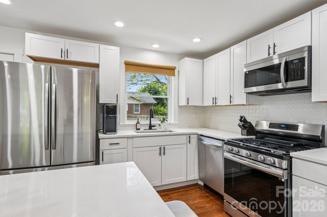 5300 Cheval Place, Charlotte, NC 28205