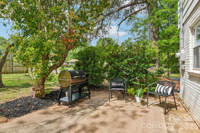 5300 Cheval Place, Charlotte, NC 28205