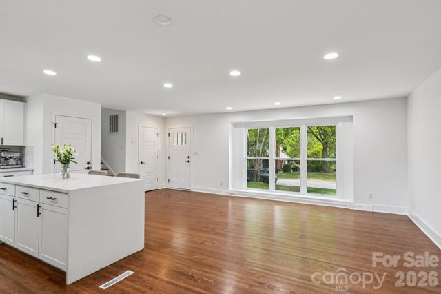 5300 Cheval Place, Charlotte, NC 28205