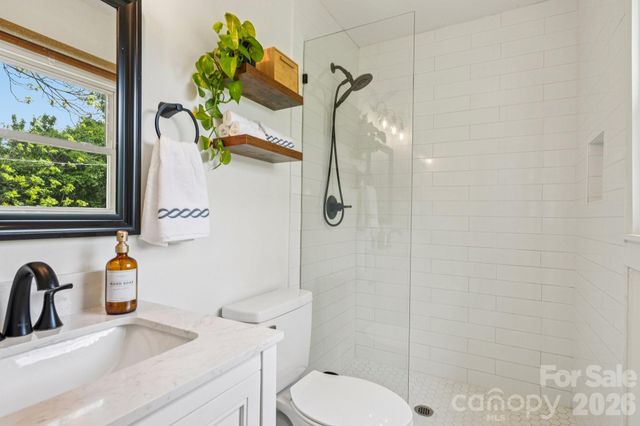 5300 Cheval Place, Charlotte, NC 28205