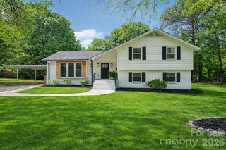 5300 Cheval Place, Charlotte, NC 28205