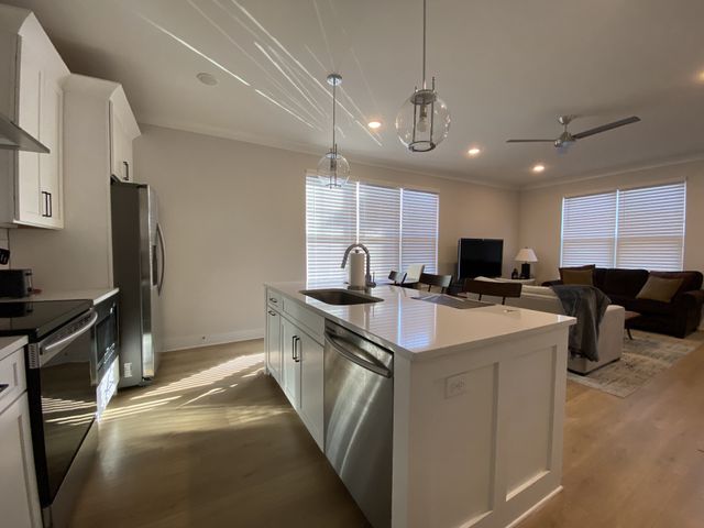 105 Duke St Apt 6, Nashville, TN 37207