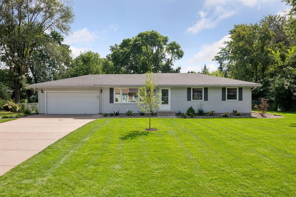 10117 Irwin Road, Bloomington, MN 55437