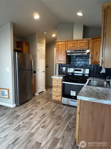 1323 S McDonald Street, Port Angeles, WA 98363