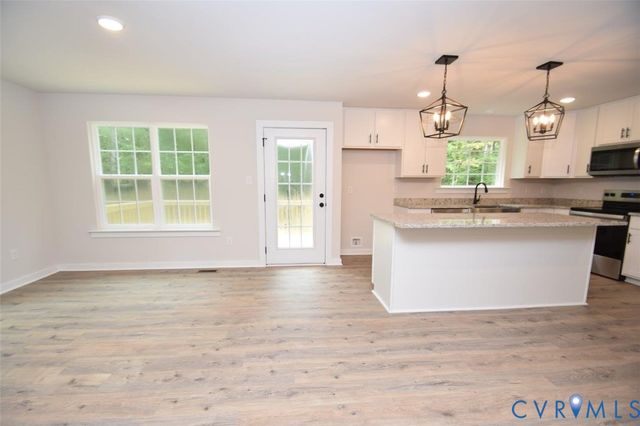 1045 Chopping Rd, Louisa, VA 23117