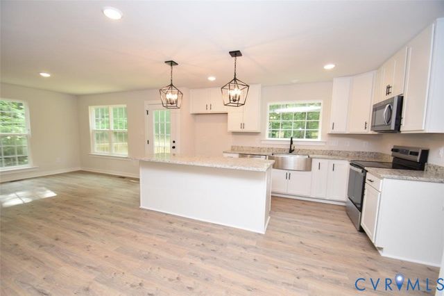 1045 Chopping Rd, Louisa, VA 23117
