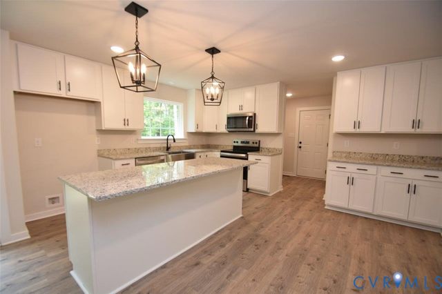 1045 Chopping Rd, Louisa, VA 23117