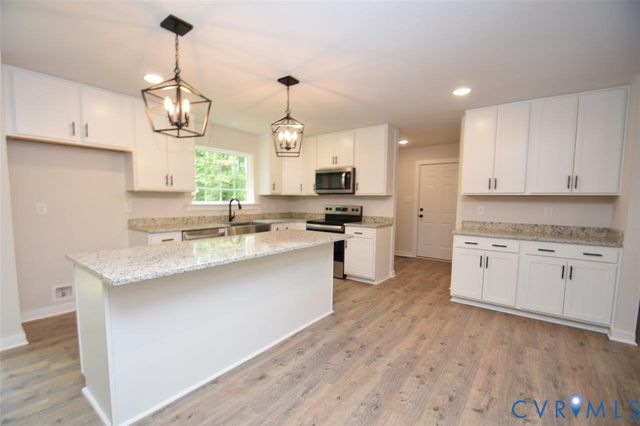 1045 Chopping Rd, Louisa, VA 23117