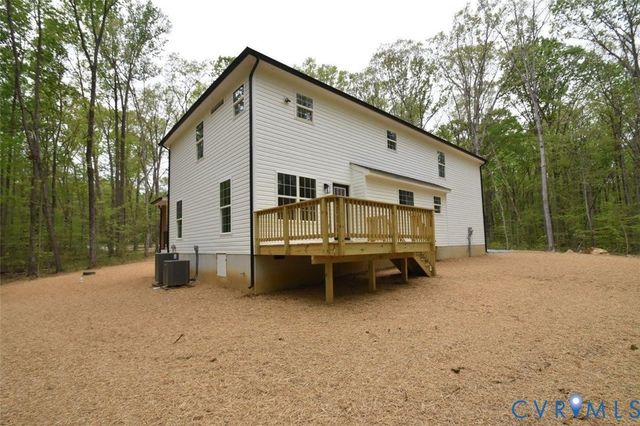 1045 Chopping Rd, Louisa, VA 23117