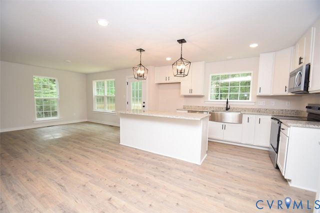 1045 Chopping Rd, Louisa, VA 23117