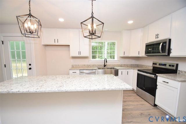 1045 Chopping Rd, Louisa, VA 23117