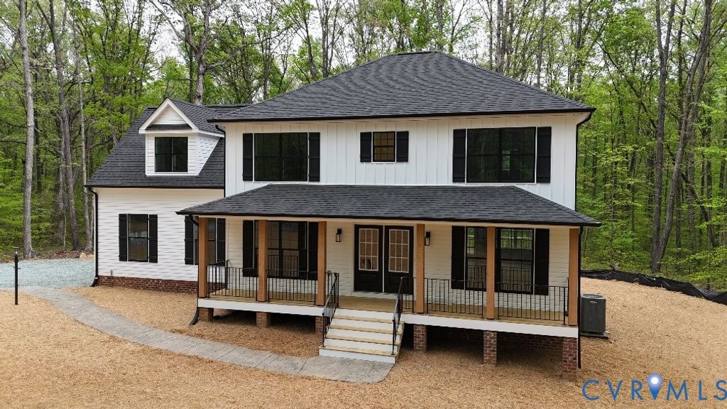 1045 Chopping Rd, Louisa, VA 23117