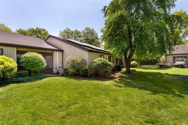 10 Strathmore Gate Drive, Stony Brook, NY 11790