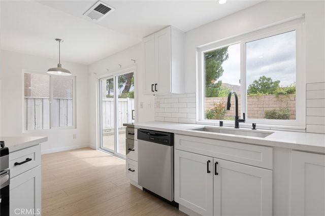3854 Lost Springs Drive, Calabasas, CA 91301