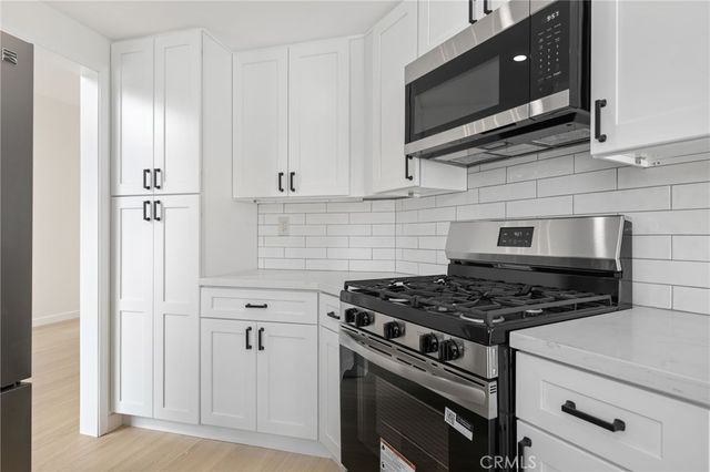 3854 Lost Springs Drive, Calabasas, CA 91301