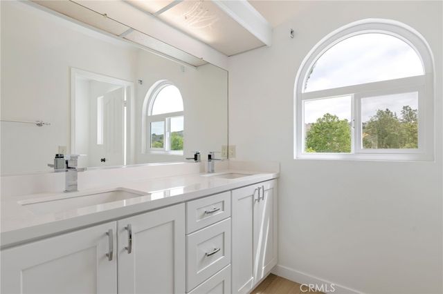 3854 Lost Springs Drive, Calabasas, CA 91301