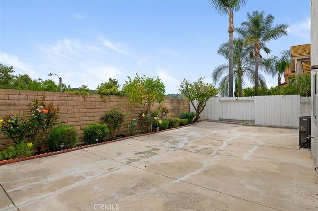 3854 Lost Springs Drive, Calabasas, CA 91301