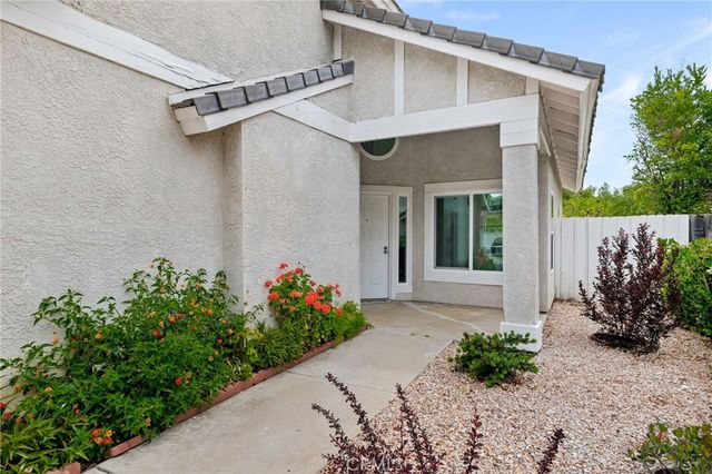 3854 Lost Springs Drive, Calabasas, CA 91301