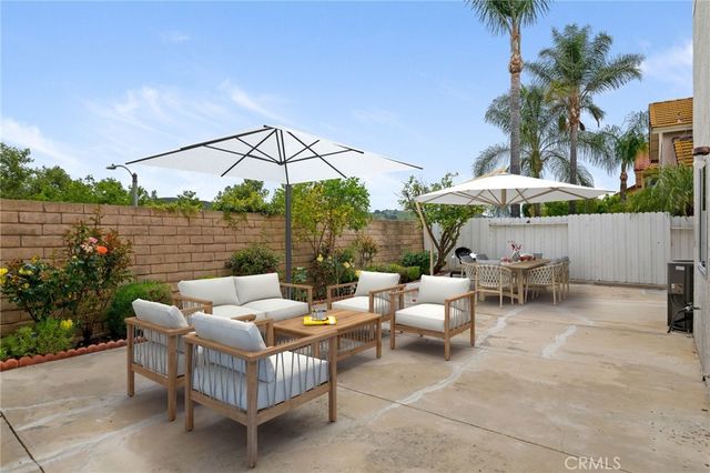 3854 Lost Springs Drive, Calabasas, CA 91301