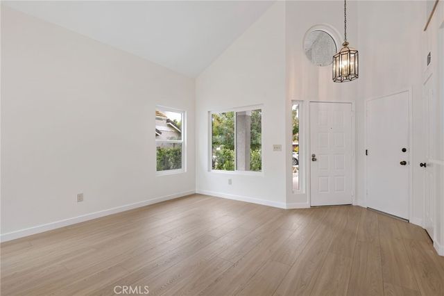 3854 Lost Springs Drive, Calabasas, CA 91301