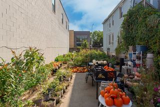2048 W Grand Avenue, Chicago, IL 60612