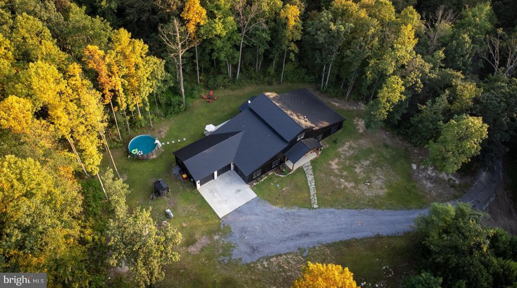 180 GUTSHALL RD, Shippensburg, PA 17257