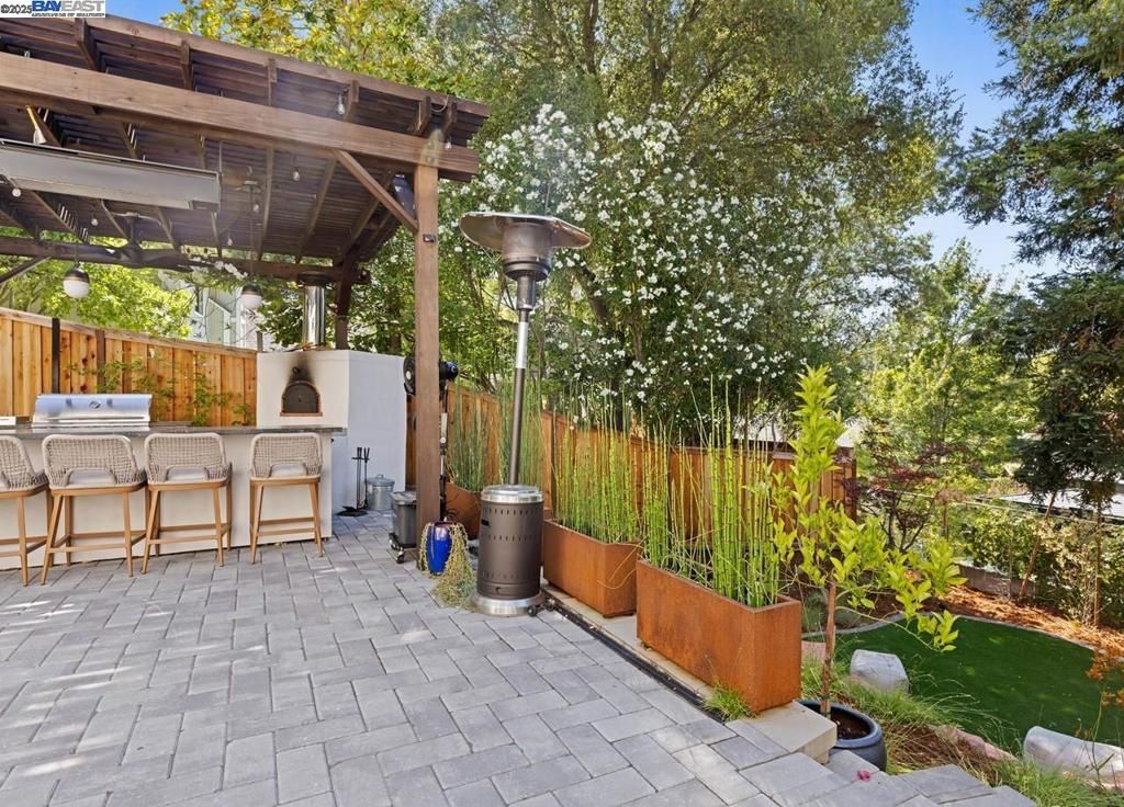 Image 46 of property listing at 156 Del Monte Dr, Walnut Creek, CA 94595