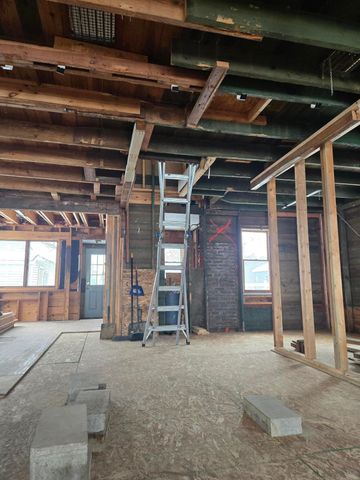 11070 E Shore Drive, Barry Twp, MI 49046