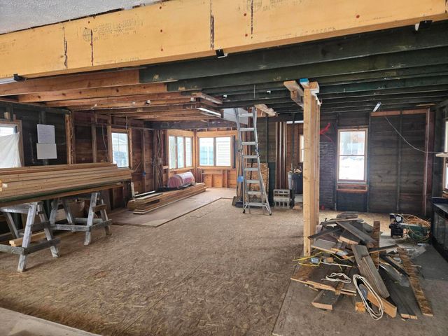 11070 E Shore Drive, Barry Twp, MI 49046