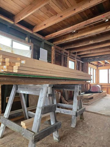 11070 E Shore Drive, Barry Twp, MI 49046