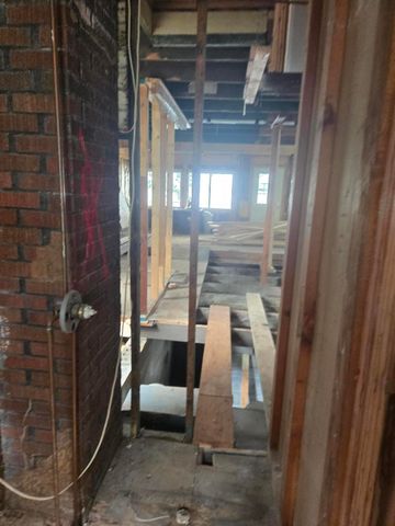 11070 E Shore Drive, Barry Twp, MI 49046