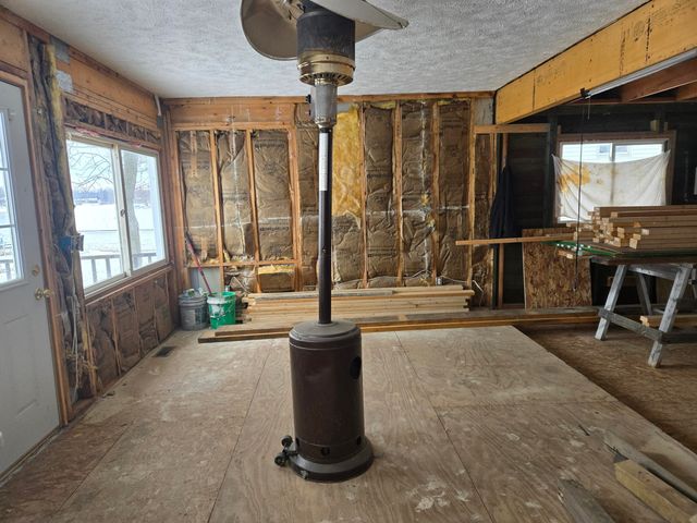 11070 E Shore Drive, Barry Twp, MI 49046