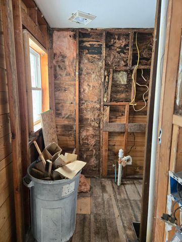 11070 E Shore Drive, Barry Twp, MI 49046