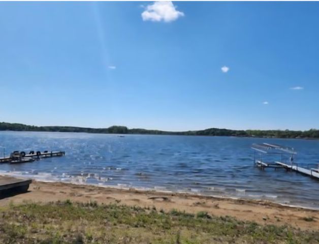 11070 E Shore Drive, Barry Twp, MI 49046