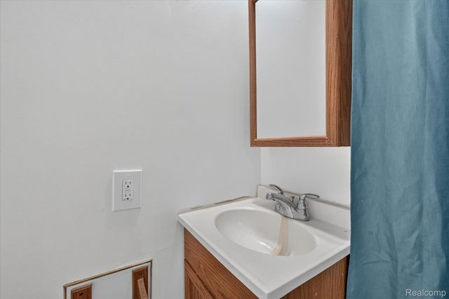 7220 Jennings Road, Mundy Township, MI 48473
