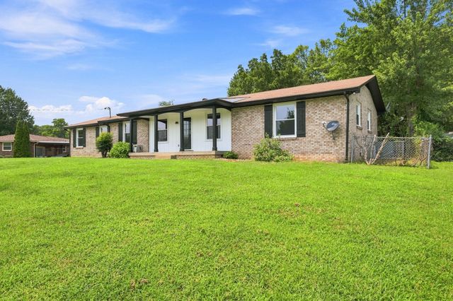 104 Lagrange Dr, Hendersonville, TN 37075