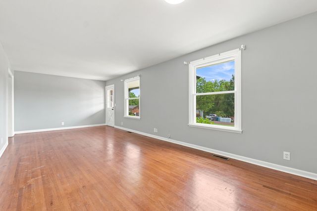 104 Lagrange Dr, Hendersonville, TN 37075