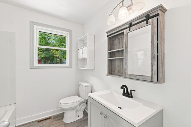 104 Lagrange Dr, Hendersonville, TN 37075