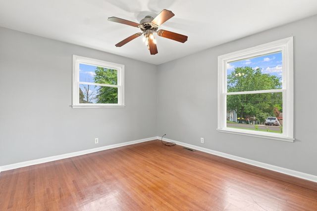 104 Lagrange Dr, Hendersonville, TN 37075