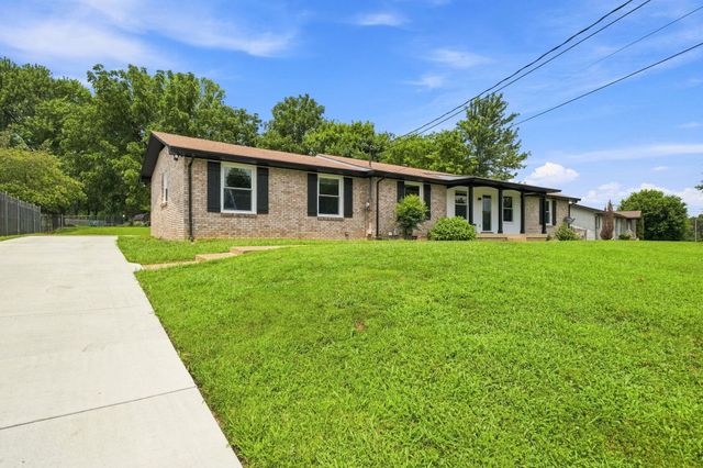 104 Lagrange Dr, Hendersonville, TN 37075
