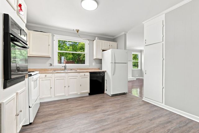 104 Lagrange Dr, Hendersonville, TN 37075