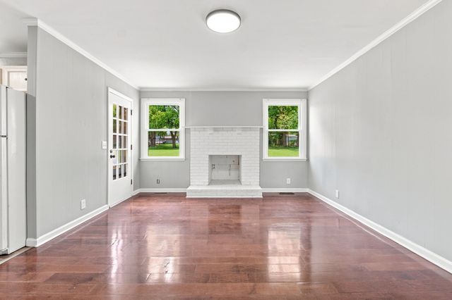 104 Lagrange Dr, Hendersonville, TN 37075