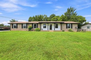 104 Lagrange Dr, Hendersonville, TN 37075