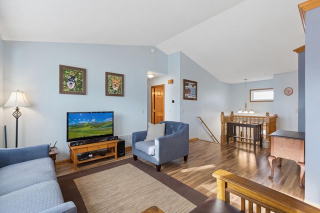 9019 Tamarack Lane, Rockford, MN 55373