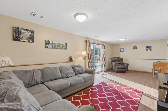 9019 Tamarack Lane, Rockford, MN 55373