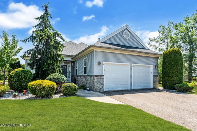 21 Chaucer Circle, Manchester, NJ 08759