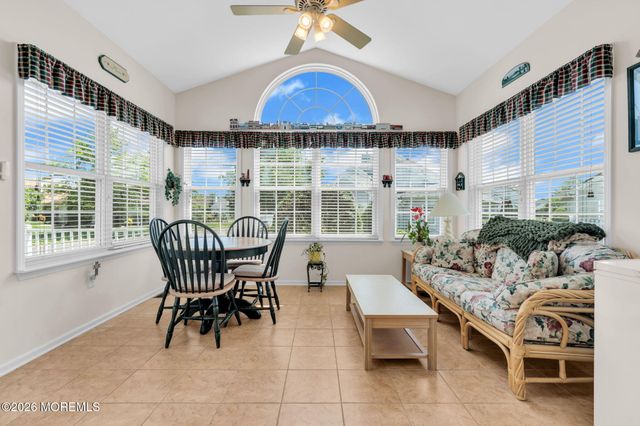 21 Chaucer Circle, Manchester, NJ 08759