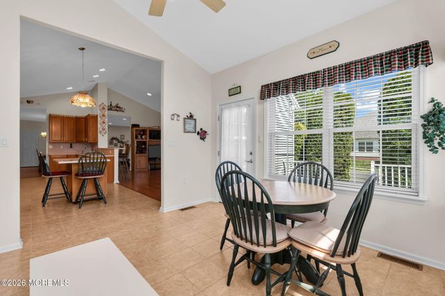 21 Chaucer Circle, Manchester, NJ 08759