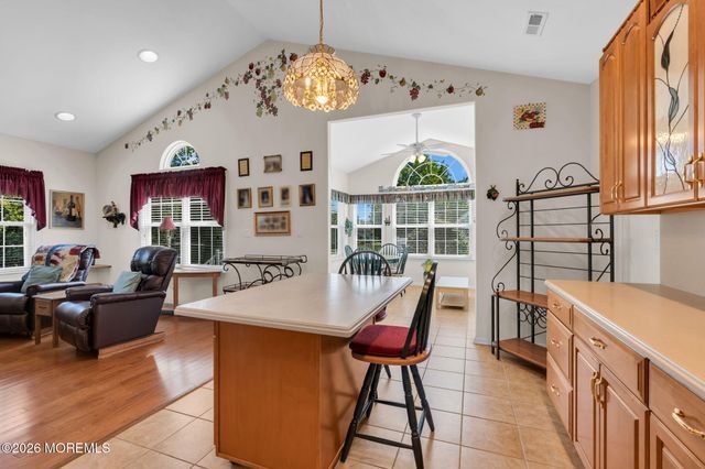 21 Chaucer Circle, Manchester, NJ 08759