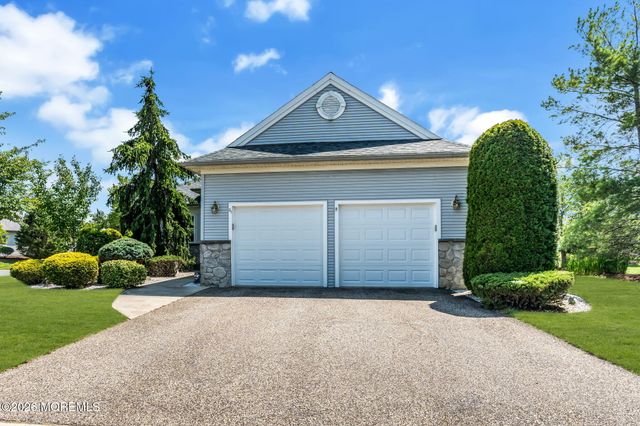 21 Chaucer Circle, Manchester, NJ 08759